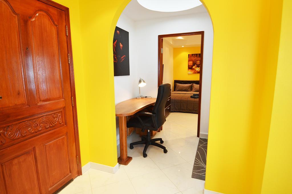 Ruamchok Ocean View Apartment Pattaya Exterior photo
