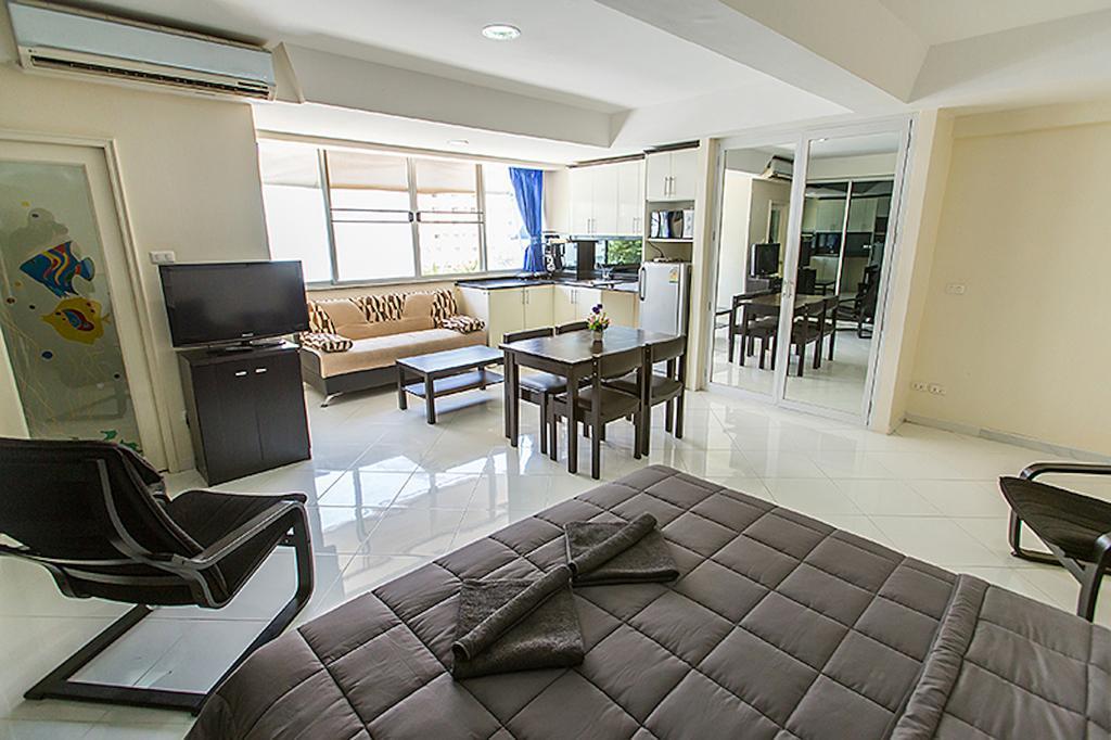 Ruamchok Ocean View Apartment Pattaya Exterior photo
