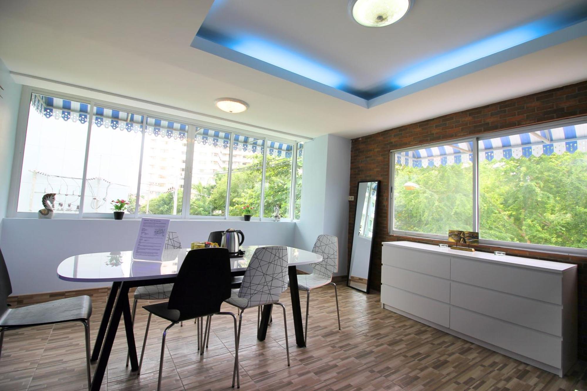 Ruamchok Ocean View Apartment Pattaya Exterior photo