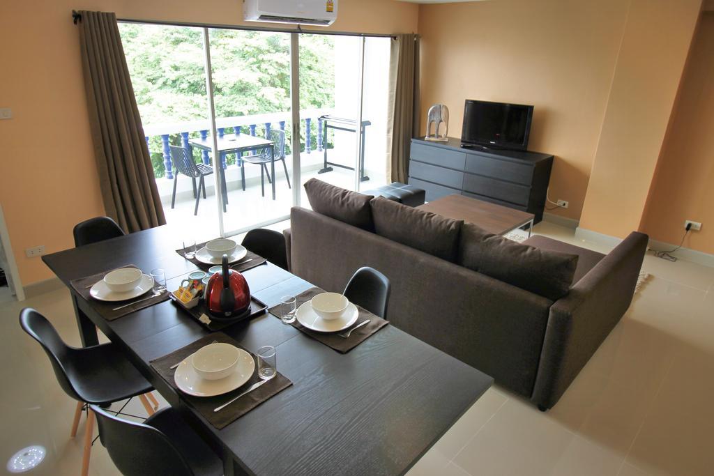 Ruamchok Ocean View Apartment Pattaya Exterior photo